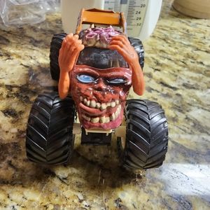 Spin Master Monster Jam Zombie Truck FS Moving Arms BKT Tires